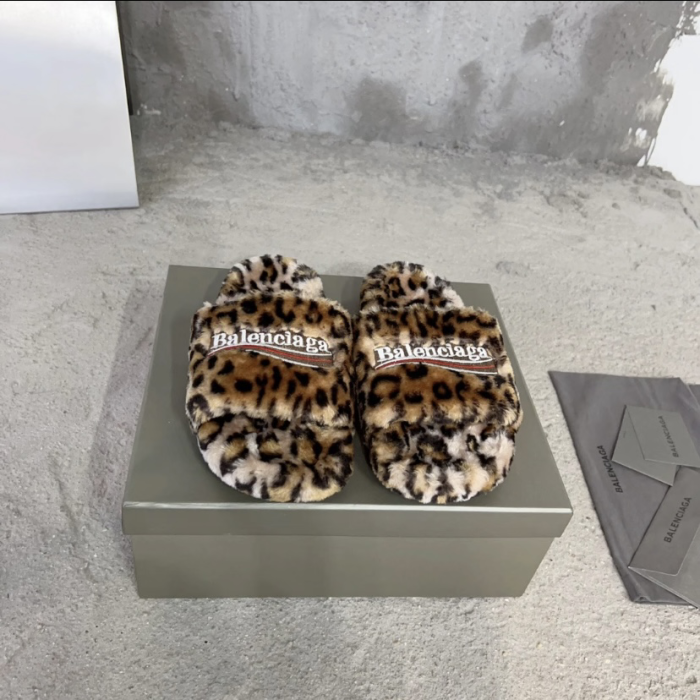 BLCG SANDALS