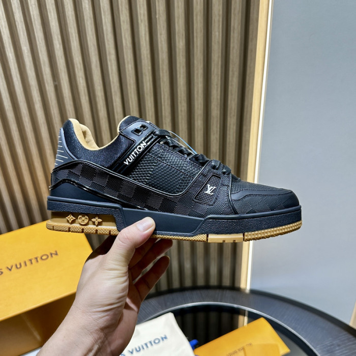LOU1VTON SNEAKER
