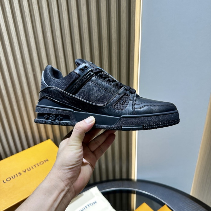 LOU1VTON SNEAKER