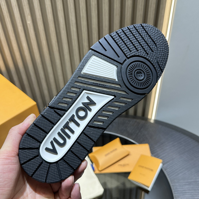 LOU1VTON SNEAKER