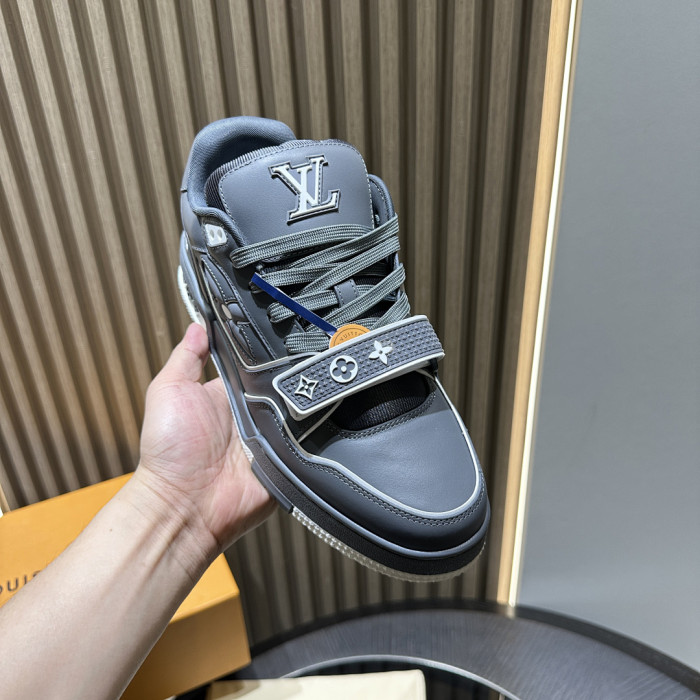 LOU1VTON SNEAKER