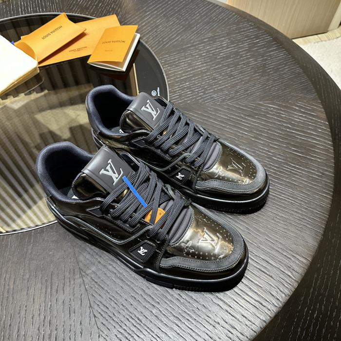 LOU1VTON SNEAKER