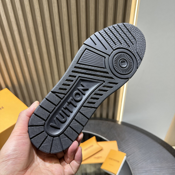 LOU1VTON SNEAKER