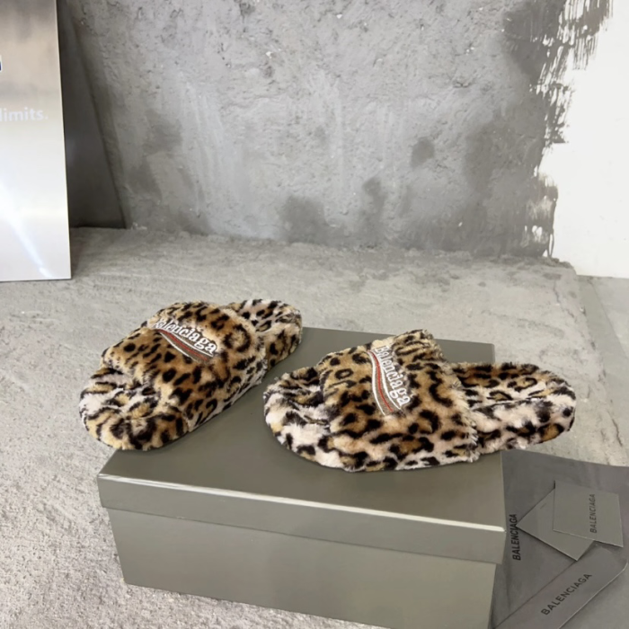 BLCG SANDALS