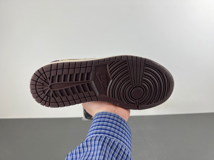 Travis Scott x Air Jordan 1 Low OG IQ5321-121