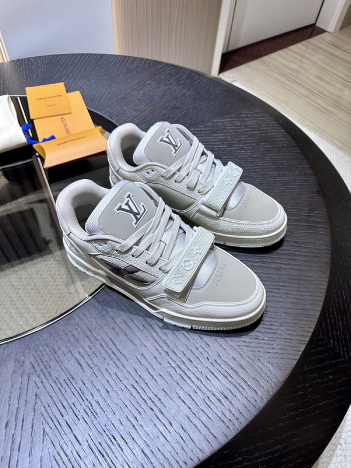 LOU1VTON SNEAKER