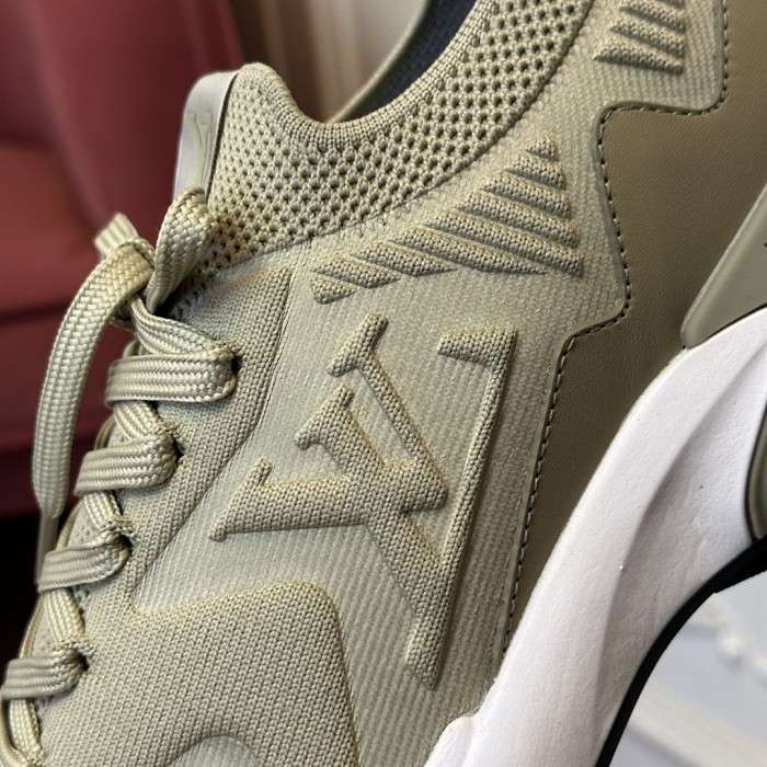 LOU1VTON SNEAKER