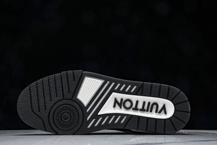 LOU1VTON SNEAKER