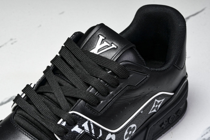 LOU1VTON SNEAKER