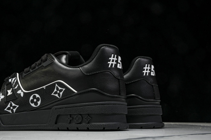 LOU1VTON SNEAKER