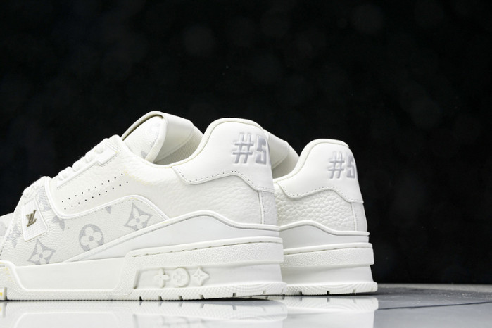 LOU1VTON SNEAKER