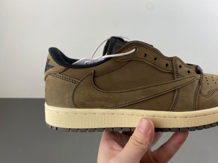 Travis Scott x Air Jordan 1 Low OG DM7866-203