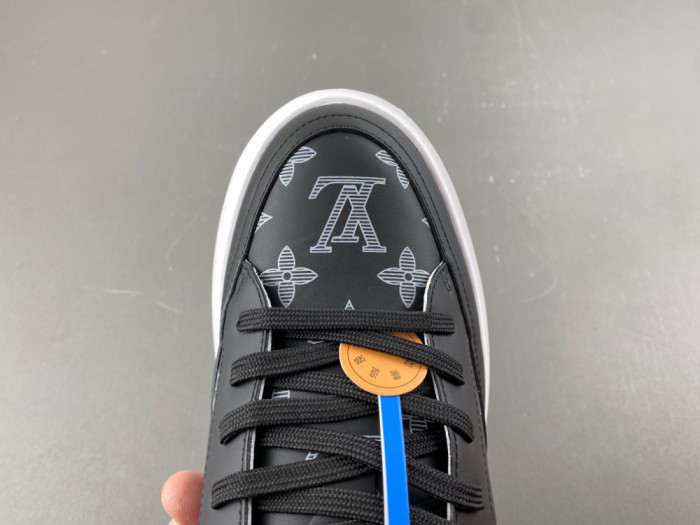 LOU1VTON SNEAKER