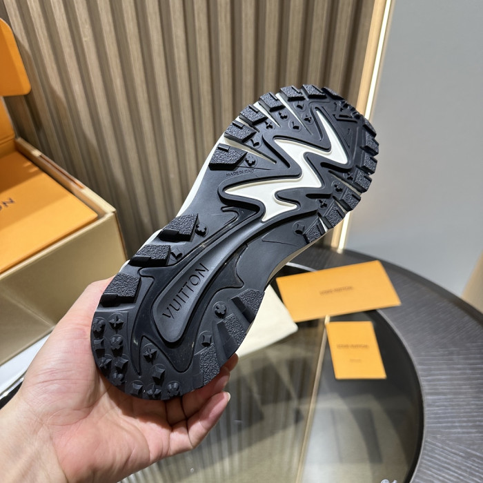 LOU1VTON SNEAKER