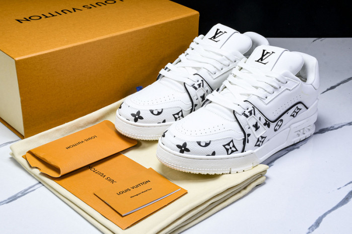LOU1VTON SNEAKER