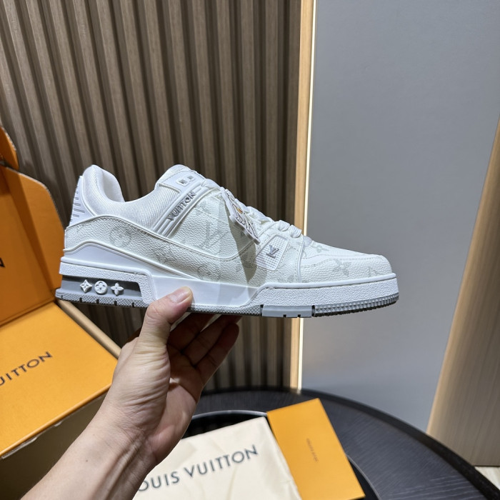 LOU1VTON SNEAKER