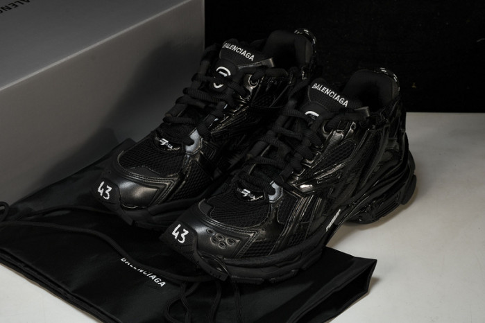 BLCG RUNNER SNEAKER