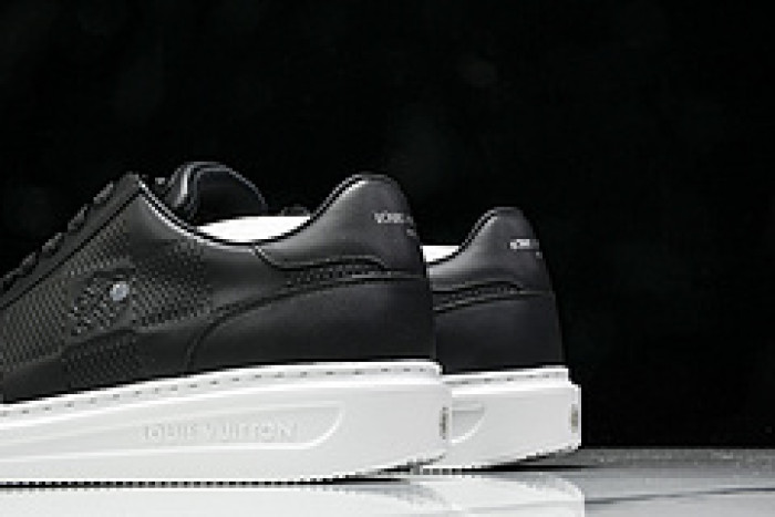 LOU1VTON SNEAKER