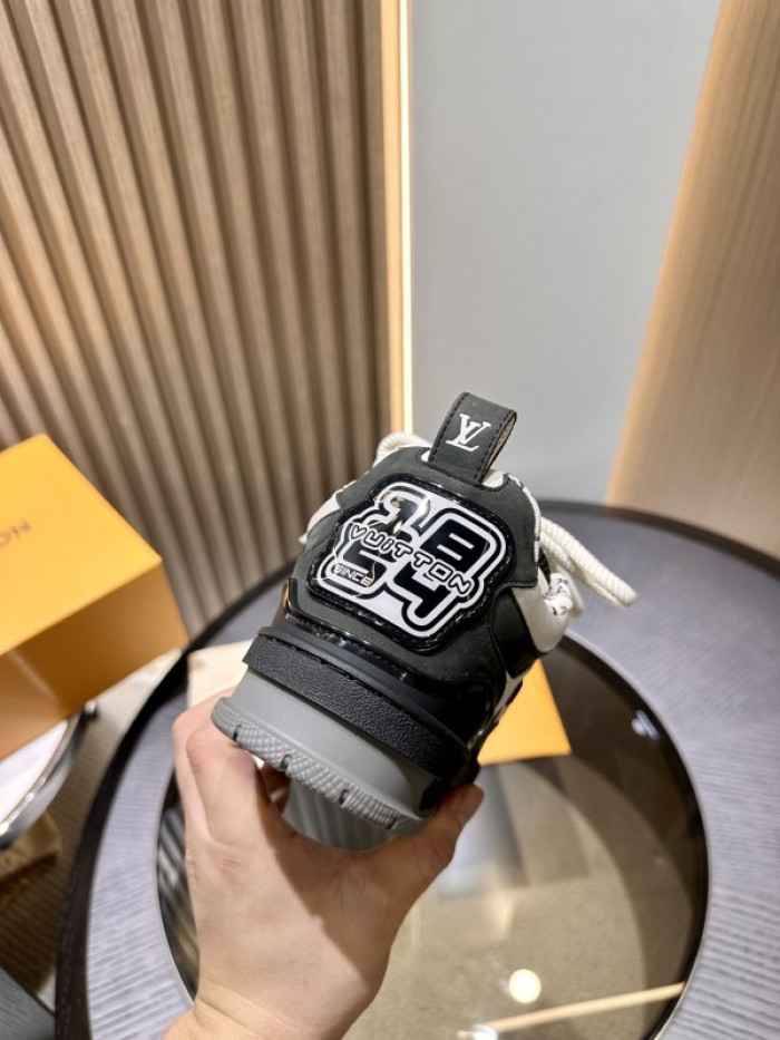 LOU1VTON SNEAKER