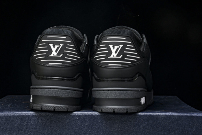 LOU1VTON SNEAKER