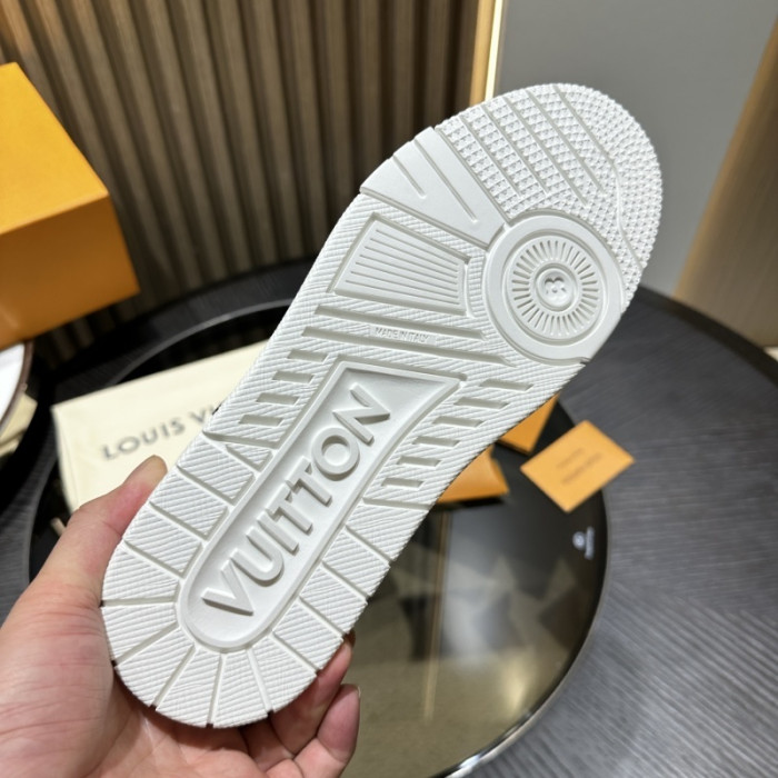LOU1VTON SNEAKER
