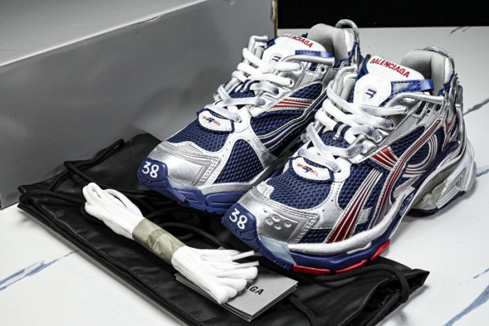 BLCG RUNNER SNEAKER