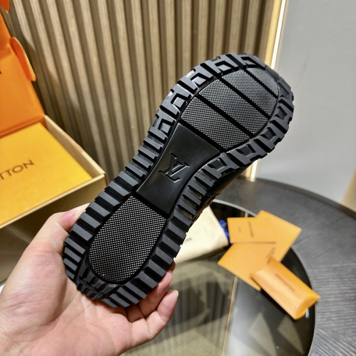 LOU1VTON SNEAKER