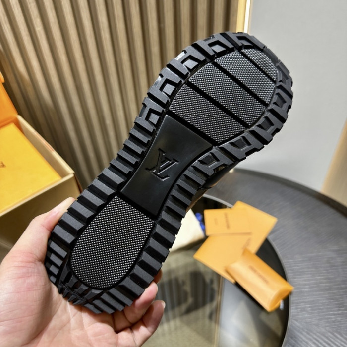 LOU1VTON SNEAKER