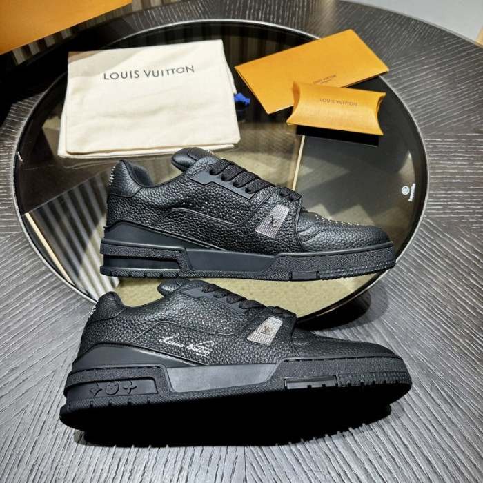 LOU1VTON SNEAKER