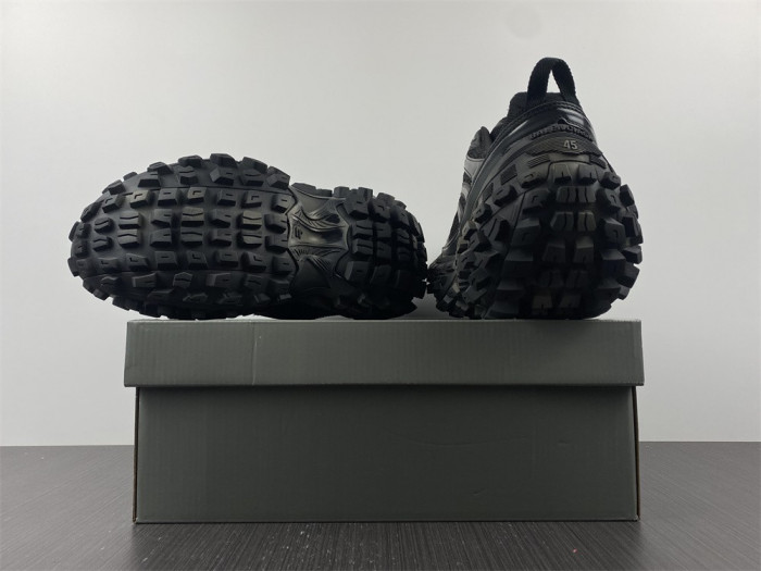 blc* defender sneaker