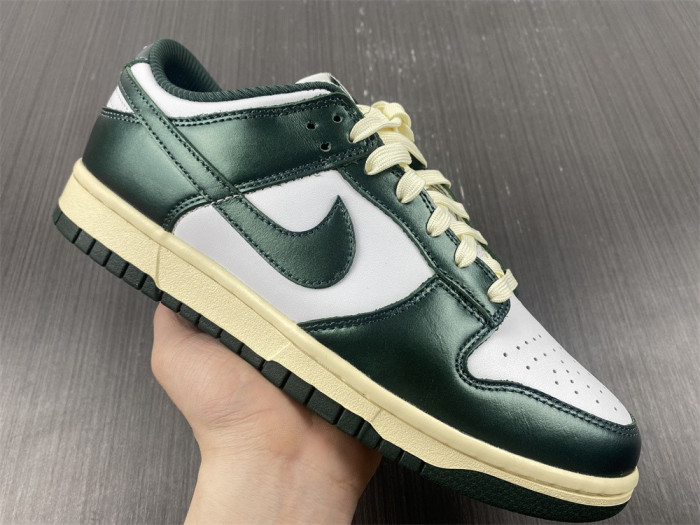 nike dunk low vintage green dq8580-100