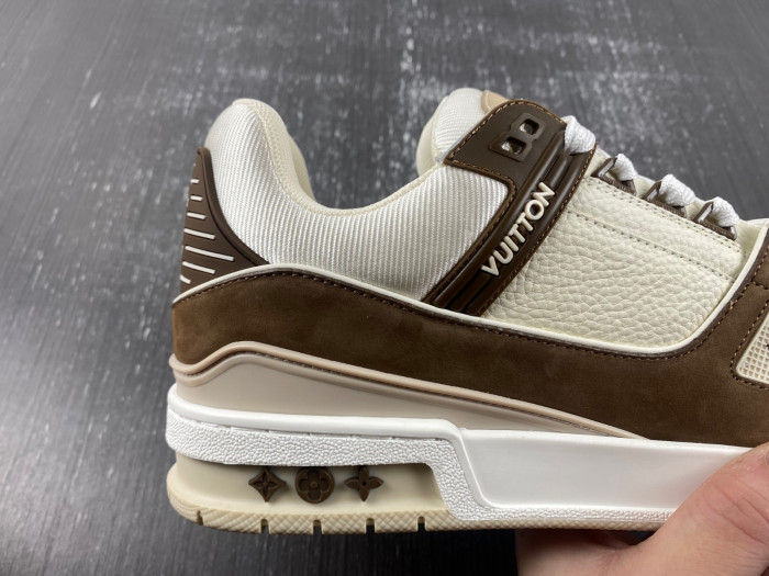 LOU1VTON trainer (EU47)