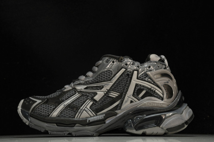 BLCG RUNNER SNEAKER