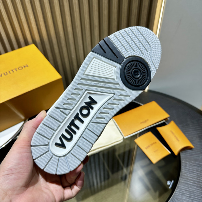 LOU1VTON SNEAKER