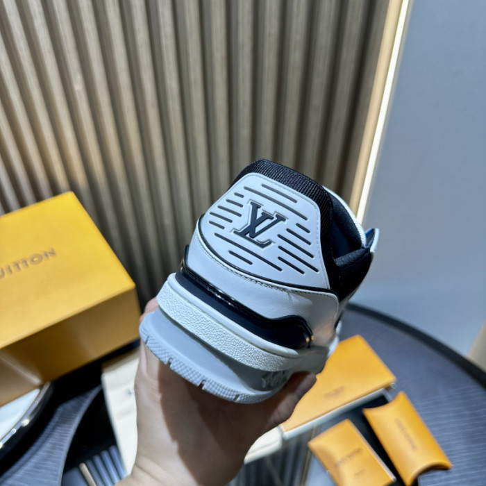 LOU1VTON SNEAKER