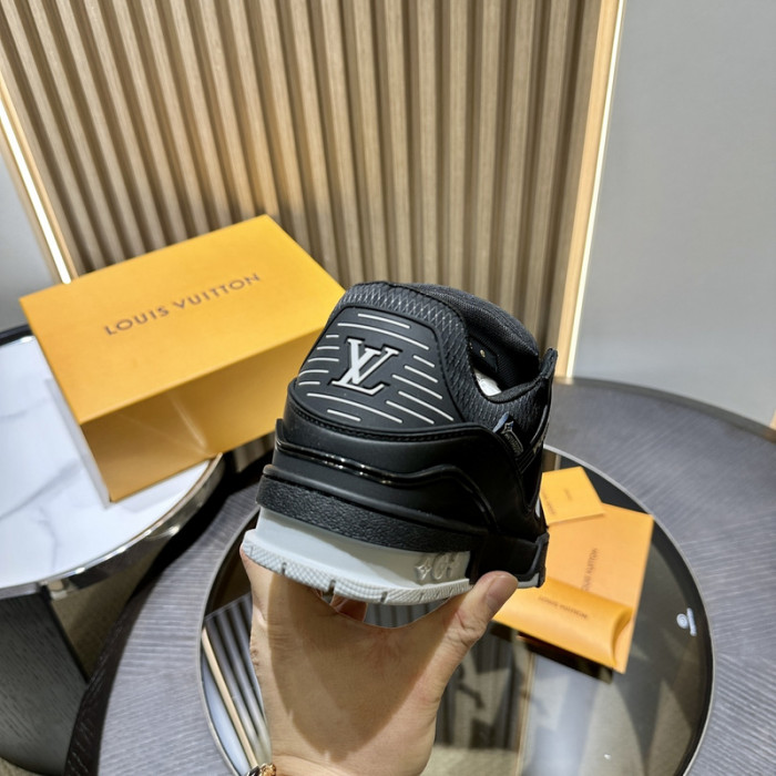 LOU1VTON SNEAKER