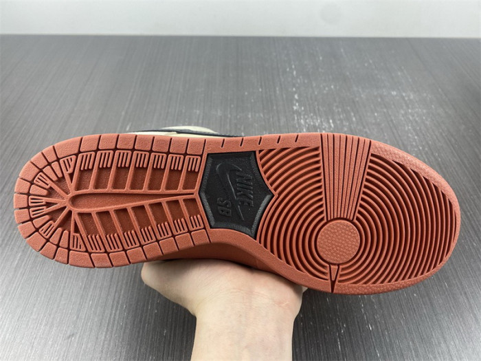 Nike SB Dunk Low Pro Hennessy - BQ6817-100