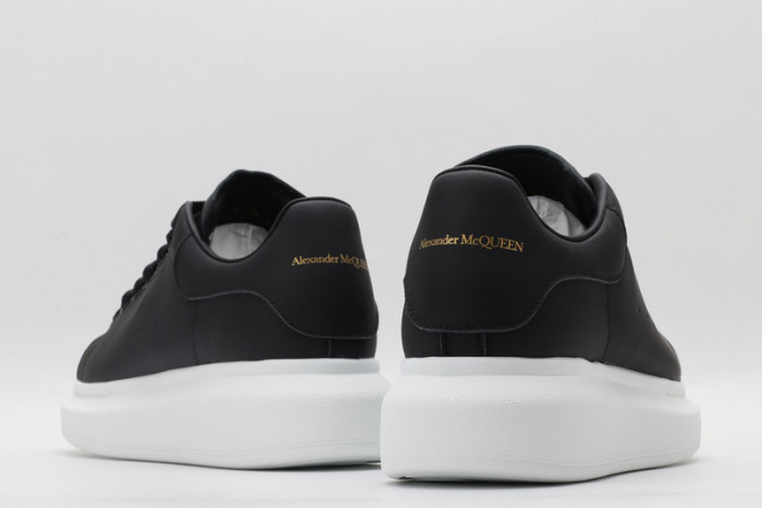 Mcqv*en oversized sneaker