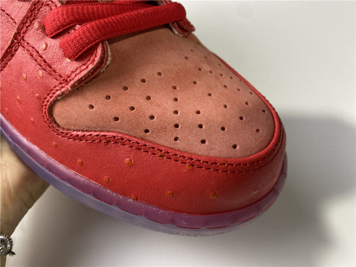 nike sb dunk high strawberry cough - cw7093-600