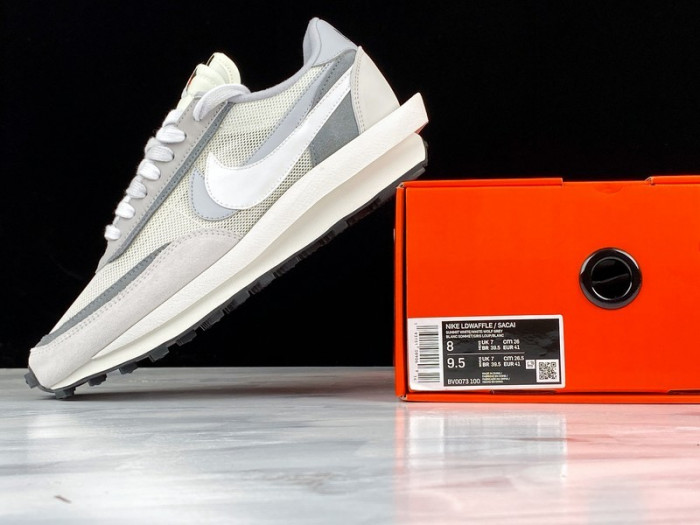 nike ld waffle sacai summit white - bv0073-100