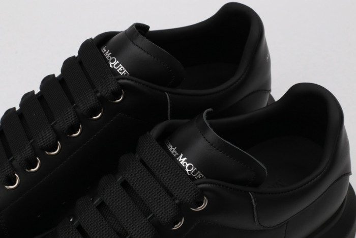 Mcqv*en oversized sneaker