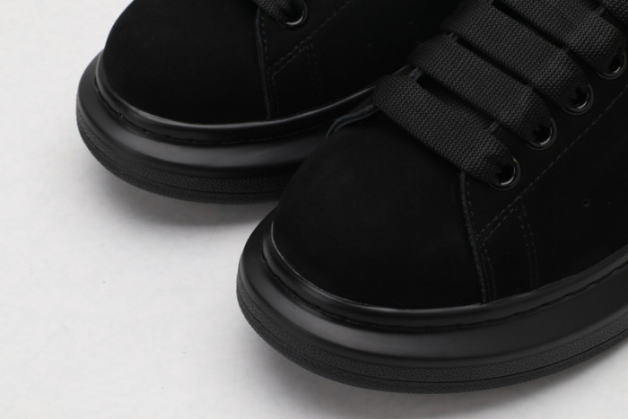 Mcqv*en oversized sneaker