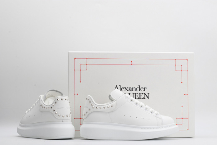 Mcqv*en oversized sneaker