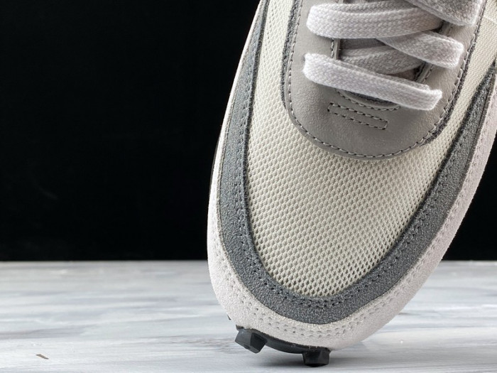 nike ld waffle sacai summit white - bv0073-100