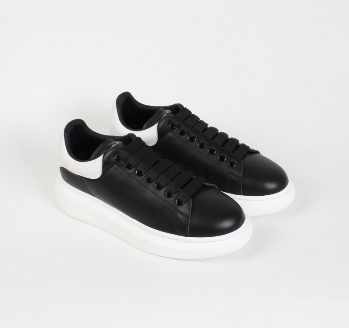 Mcqv*en oversized sneaker