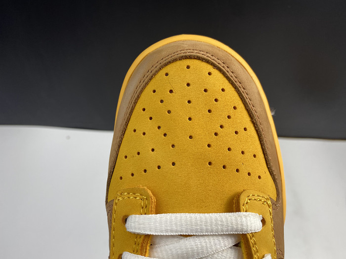 nike sb dunk low newcastle brown ale 313170-741