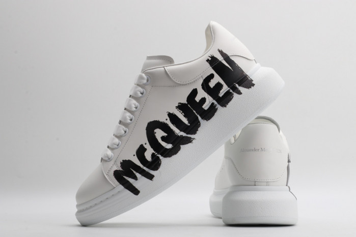 Mcqv*en oversized sneaker